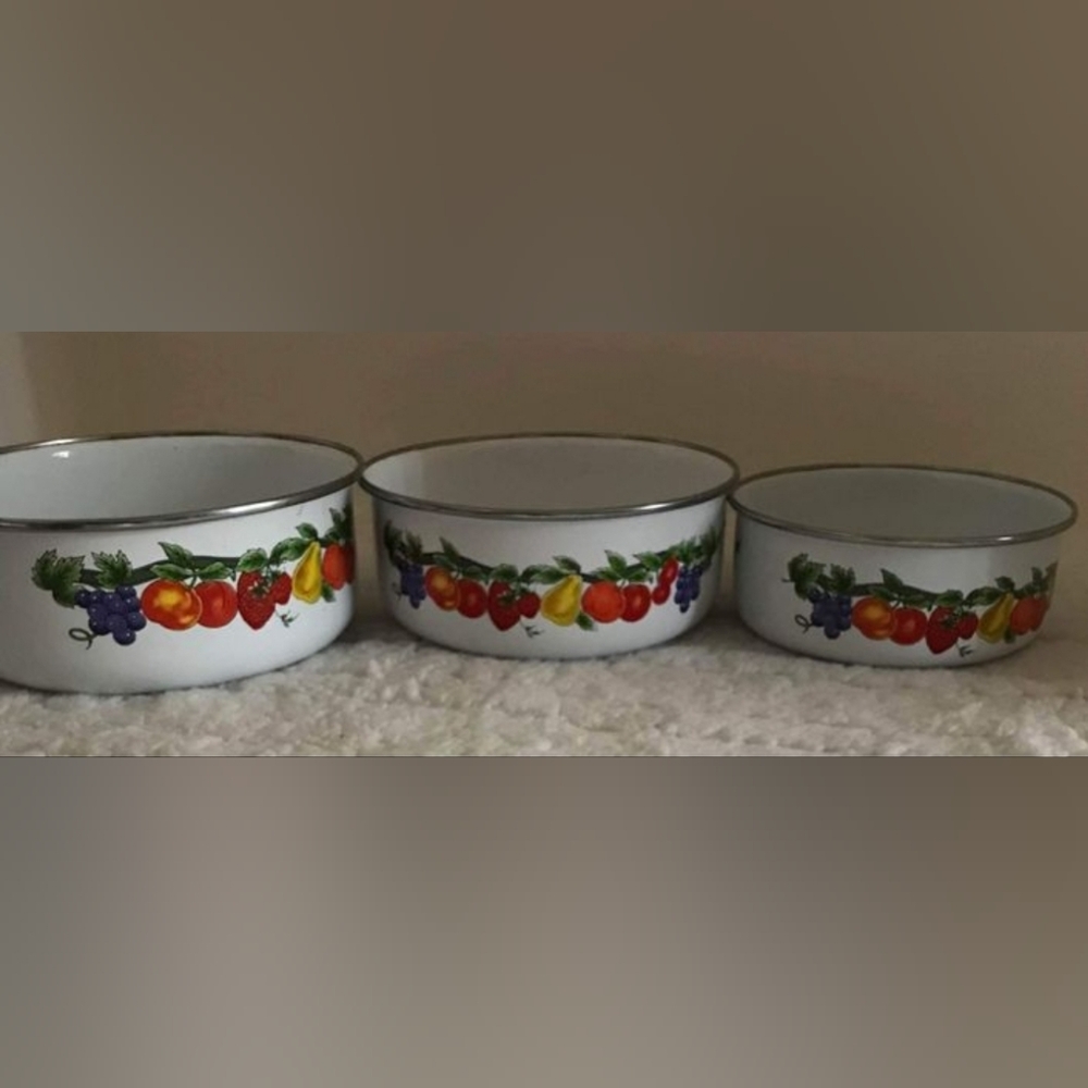 Vintage Kobe Enamel Mixing Bowl with Metal Rim, Set of 3, round, various sizes.
